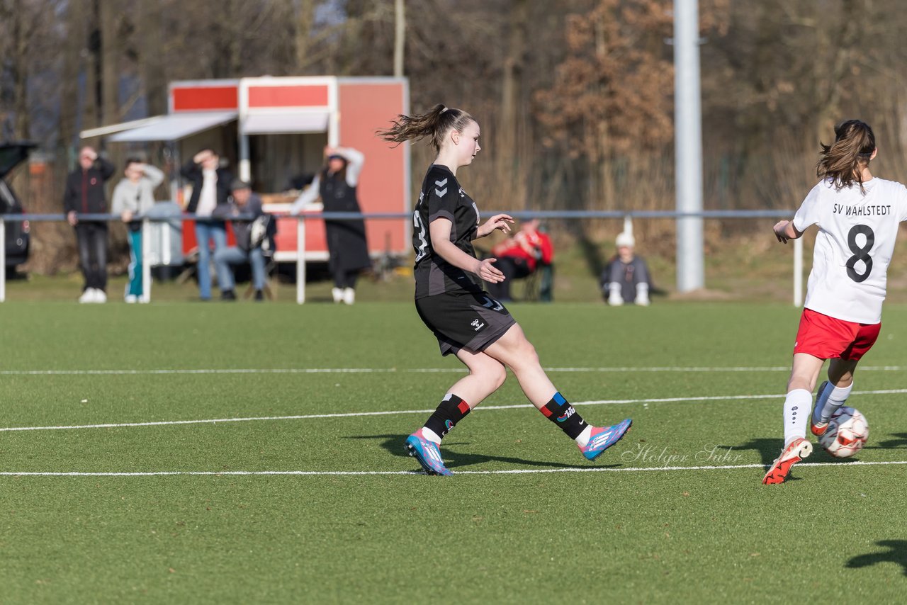 Bild 197 - wBJ SV Wahlstedt - SV Henstedt Ulzburg : Ergebnis: 0:1
